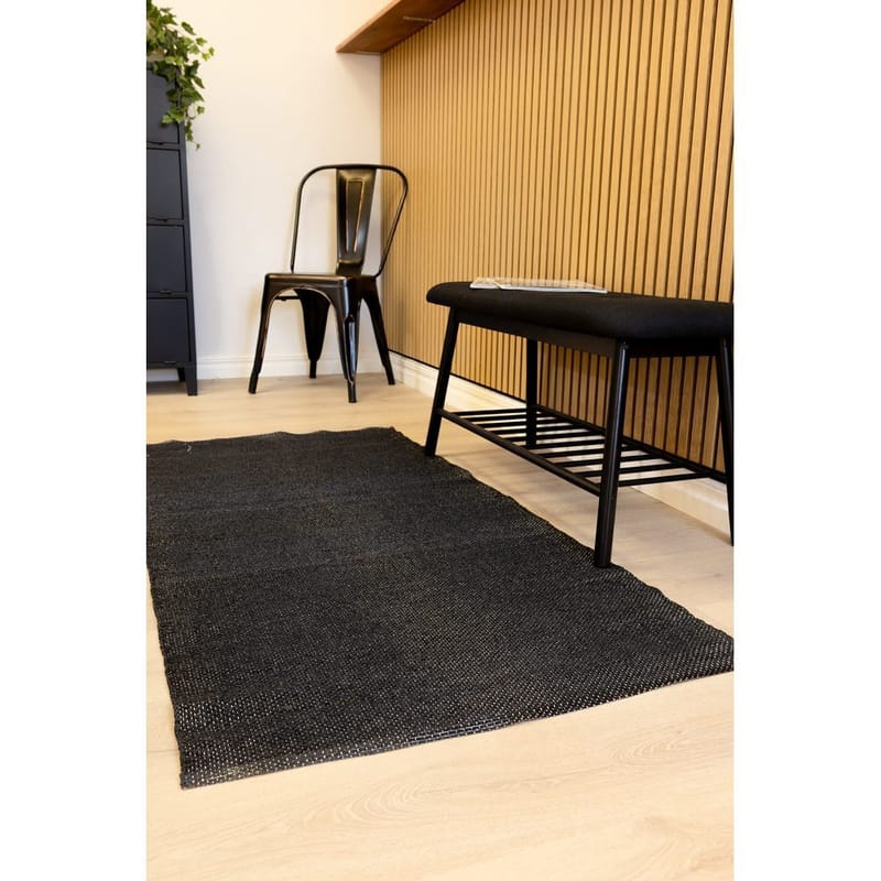 Plastteppe Hilma Plain - 70x200 cm, Svart - Tekstiler - Tepper & Matter - Moderne tepper - Wiltontepper